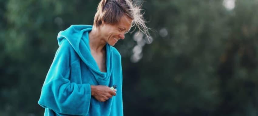 Jednorazowy e-papierosy Trends und e.l.f. liquid metallic eyeshadow swatches im Vergleich