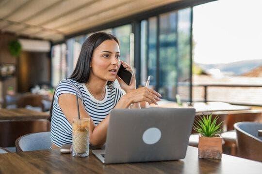 E-Raucher entdecken E-Raucher Trends bei blu e-zigarette Tankstelle Erlebnissen und Angeboten