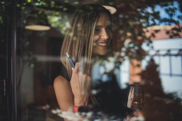 Elektronické cigarety und zoll einfuhr von e-zigaretten Ratgeber für Reisende, Händler und Online-Käufe – Regeln, Gebühren und sichere Mitnahme Elektronické cigarety und zoll einfuhr von e-zigaretten Ratgeber für Reisende, Händler und Online-Käufe – Regeln, Gebühren und sichere Mitnahme